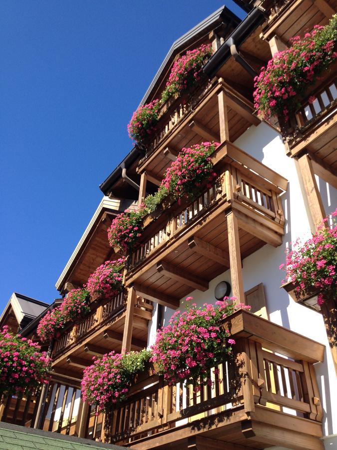Hotel Kapriol Castello Tesino Exterior foto