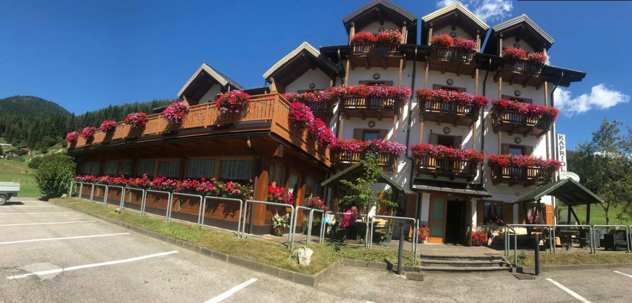 Hotel Kapriol Castello Tesino Exterior foto